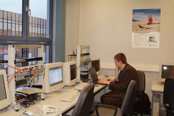 Laboratorium sieci komputerowych 002.jpg